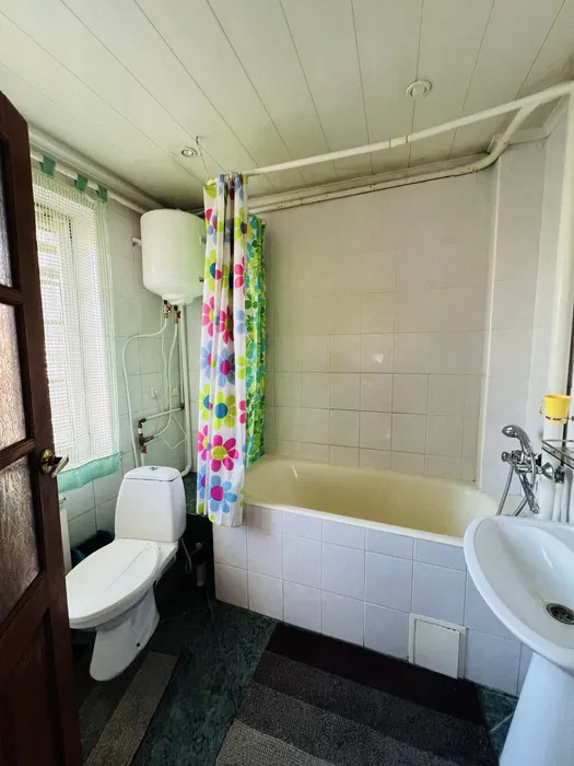 Оренда котеджу 200 м², Орхідейна вул.