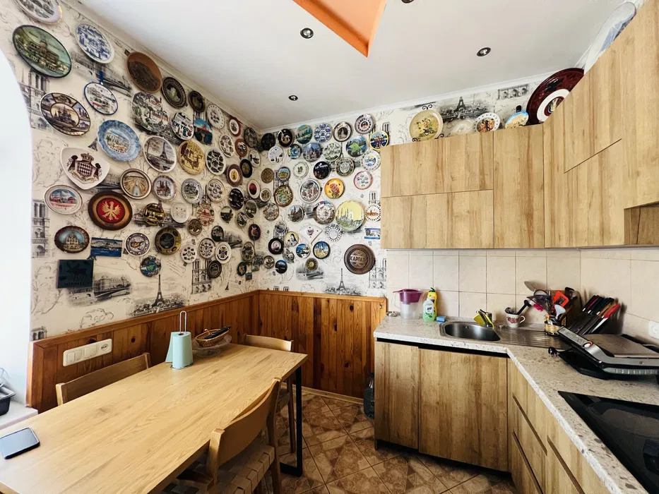 Оренда котеджу 200 м², Орхідейна вул.