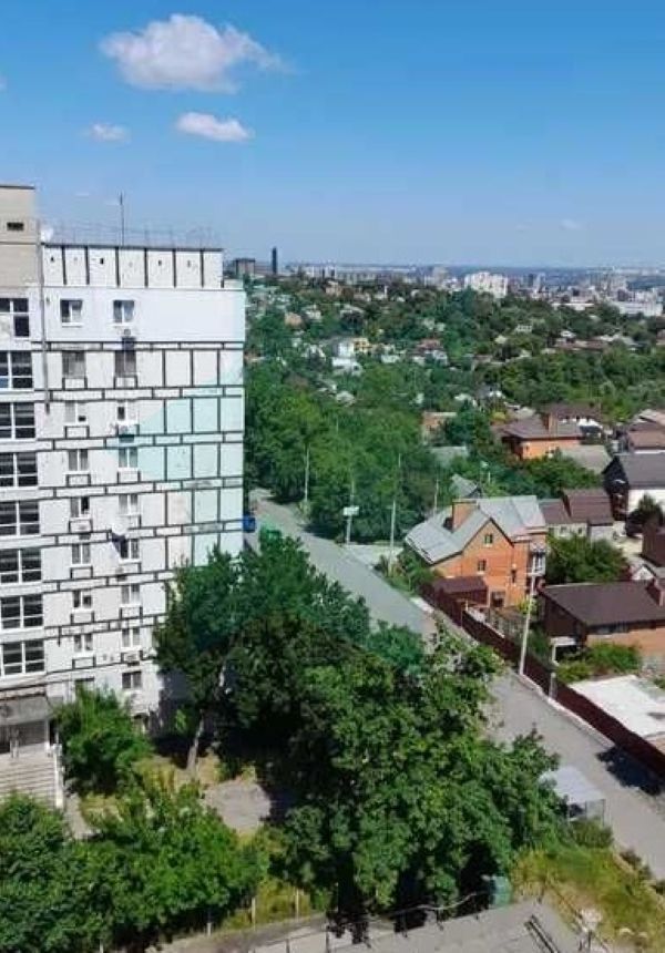 Продаж 2-кімнатної квартири 50 м², Полігонна вул., 18