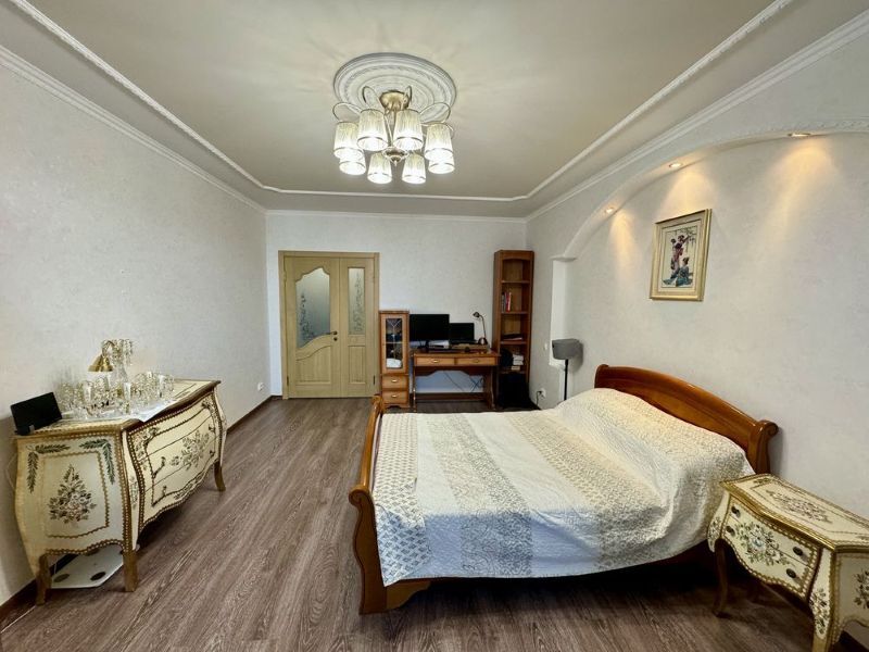 Продаж 1-кімнатної квартири 63 м², Володимира Антоновича вул., 26