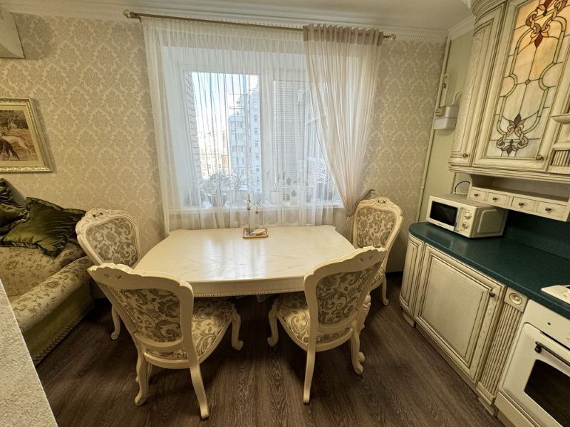 Продаж 1-кімнатної квартири 63 м², Володимира Антоновича вул., 26