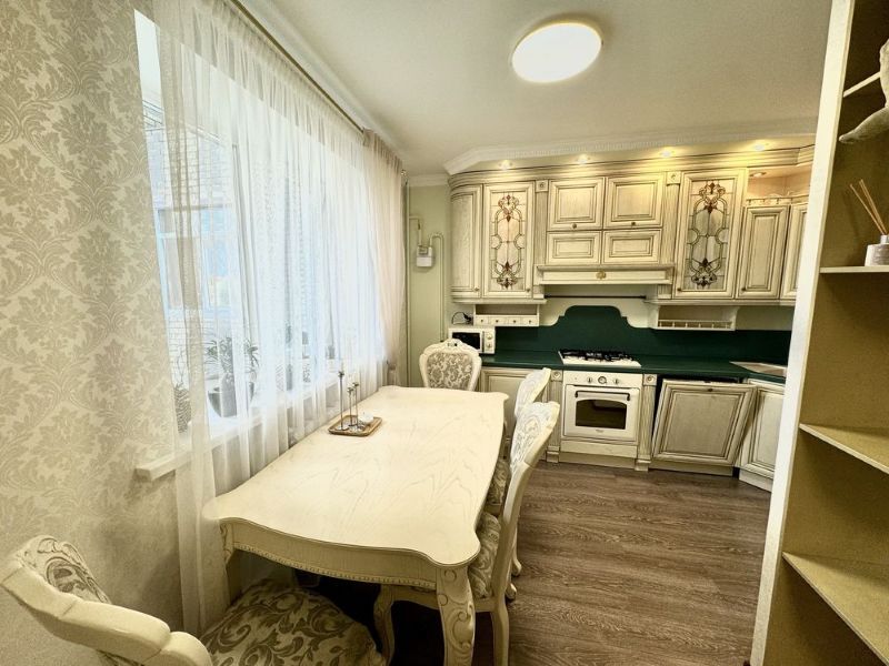 Продаж 1-кімнатної квартири 63 м², Володимира Антоновича вул., 26