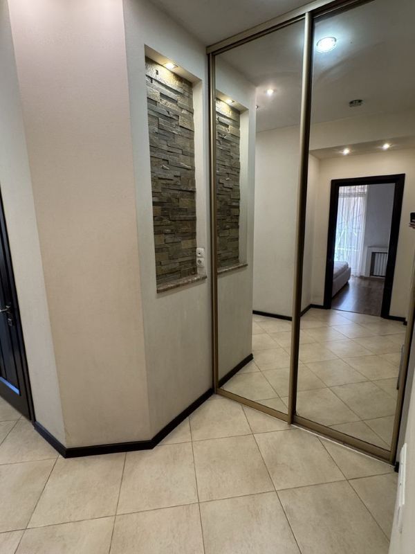 Продажа 2-комнатной квартиры 64 м², Воскресенская ул.