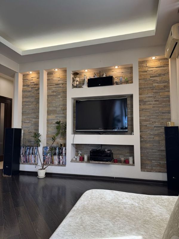 Продажа 2-комнатной квартиры 64 м², Воскресенская ул.