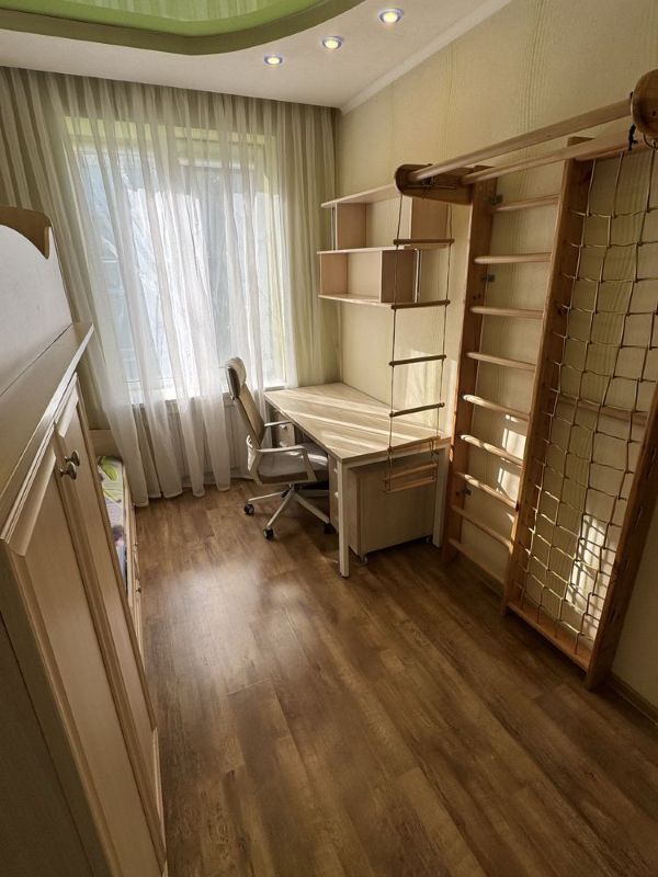 Продажа 2-комнатной квартиры 64 м², Воскресенская ул.