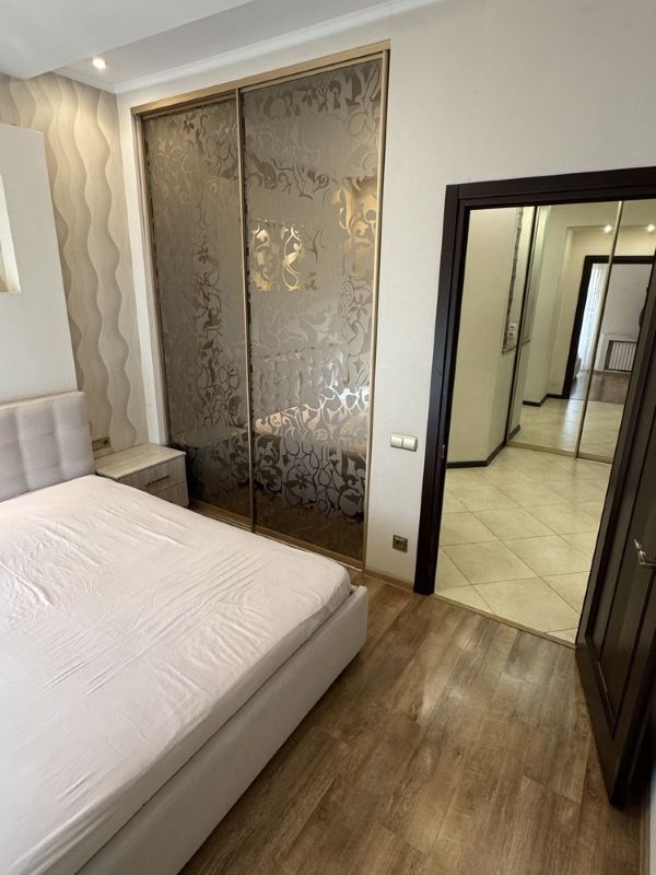 Продажа 2-комнатной квартиры 64 м², Воскресенская ул.