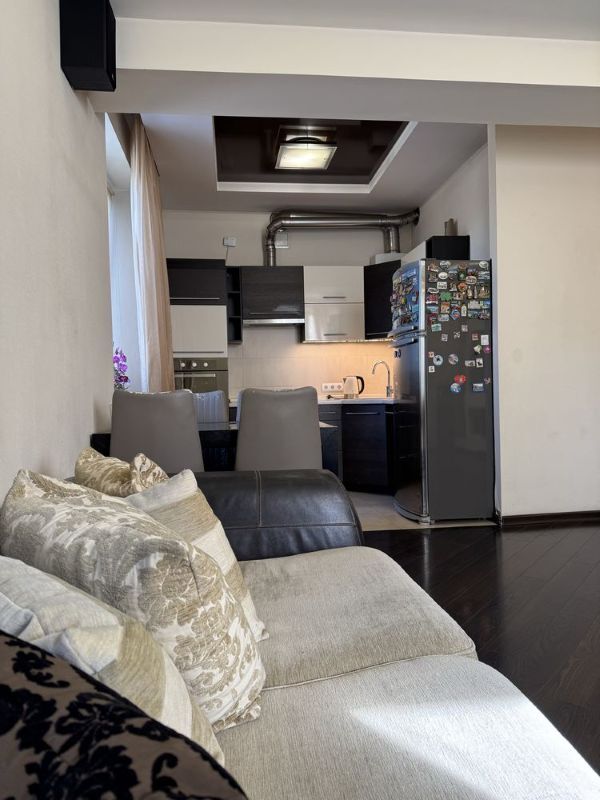 Продажа 2-комнатной квартиры 64 м², Воскресенская ул.