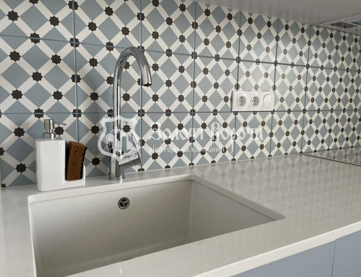 Продаж 1-кімнатної квартири 31 м², Квітки Цісик вул., 32