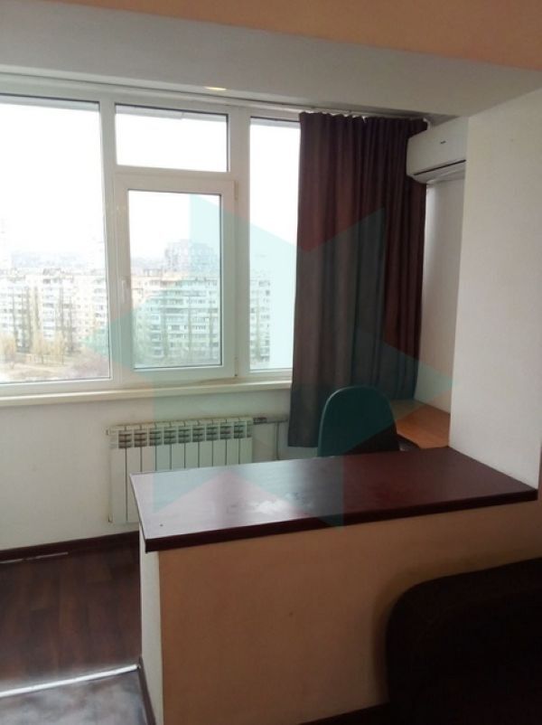 Продаж 2-кімнатної квартири 52 м², Набережна Перемоги вул.