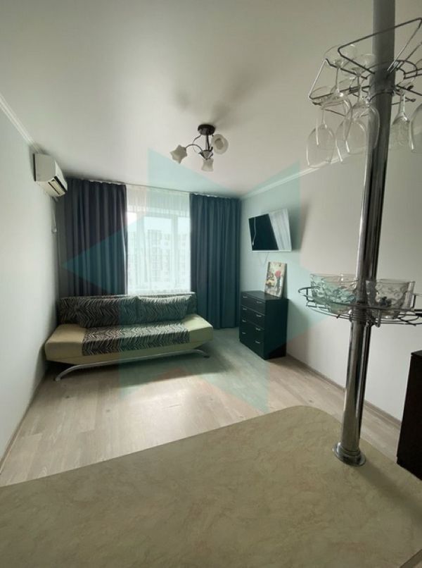 Продаж 1-кімнатної квартири 23 м², Добровольців вул., пров.10