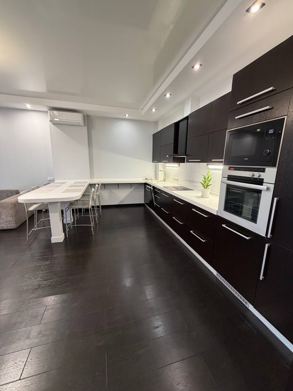 Аренда 2-комнатной квартиры 75 м², Александра Поля просп.