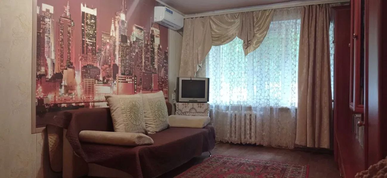 Продажа 1-комнатной квартиры 30 м², Тополь 3 ул.