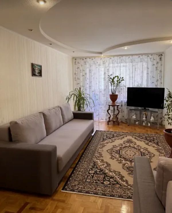 Продажа 3-комнатной квартиры 70 м², Рабочая ул., 65