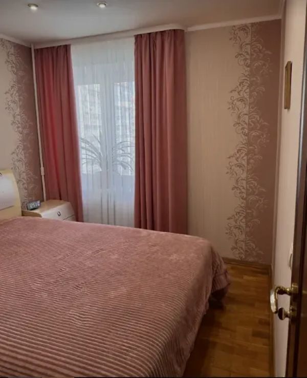 Продажа 3-комнатной квартиры 70 м², Рабочая ул., 65