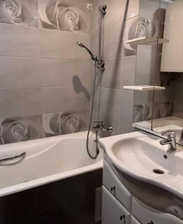 Продажа 3-комнатной квартиры 70 м², Рабочая ул., 65