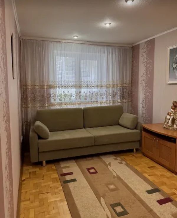 Продажа 3-комнатной квартиры 70 м², Рабочая ул., 65