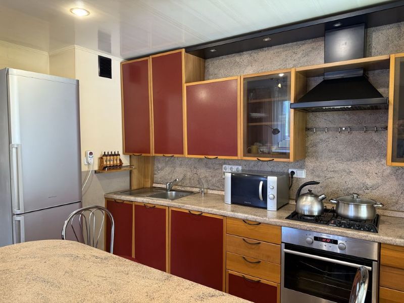 Продаж 3-кімнатної квартири 76 м², Гетьмана Петра Дорошенка вул.