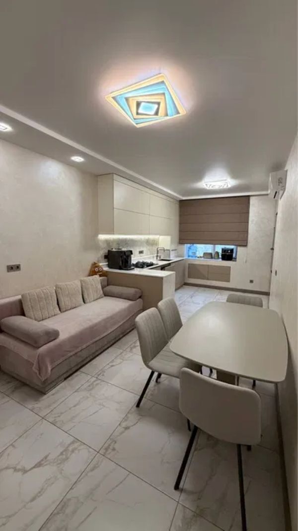 Продаж 3-кімнатної квартири 95 м², Набережна Перемоги вул., 44