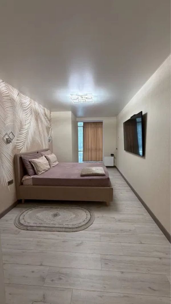 Продаж 3-кімнатної квартири 95 м², Набережна Перемоги вул., 44