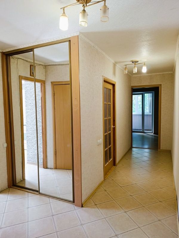 Продаж 2-кімнатної квартири 56 м², Богдана Хмельницького просп., 26