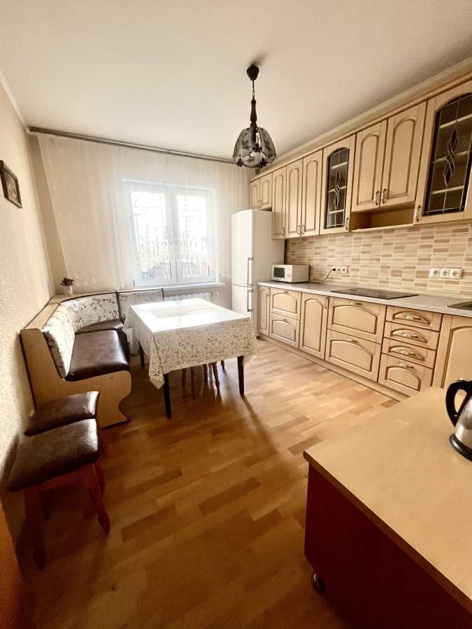 Оренда 2-кімнатної квартири 65 м², Урлівська вул., 34