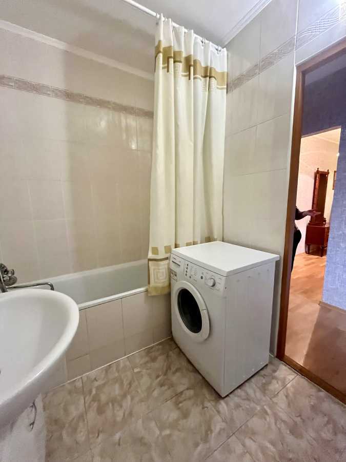 Оренда 2-кімнатної квартири 65 м², Урлівська вул., 34