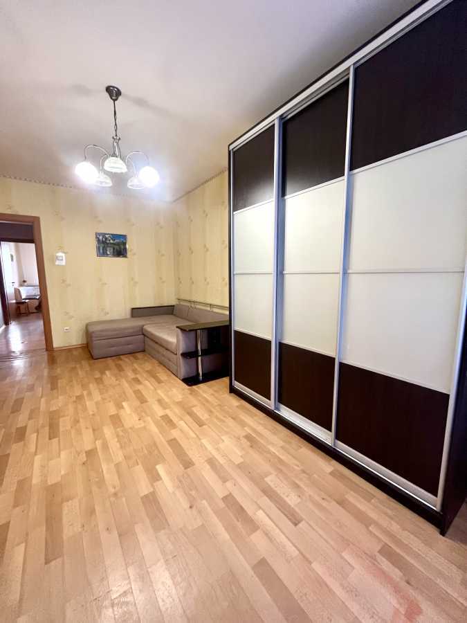 Оренда 2-кімнатної квартири 65 м², Урлівська вул., 34