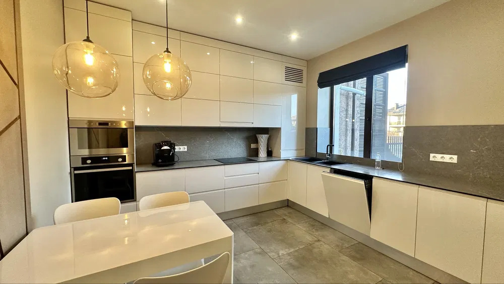 Оренда будинку 215 м², Орхідейна вул.