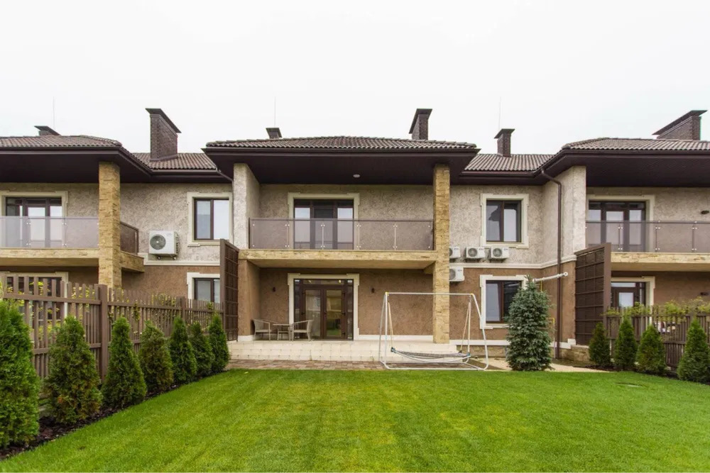 Оренда будинку 215 м², Орхідейна вул.