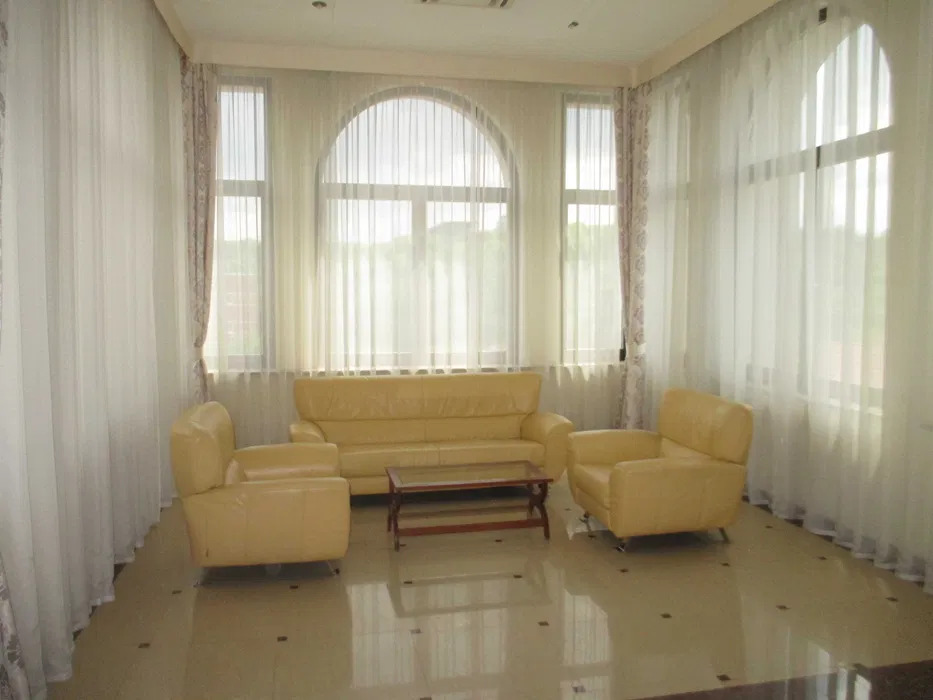 Оренда будинку 957 м², Редутна вул.