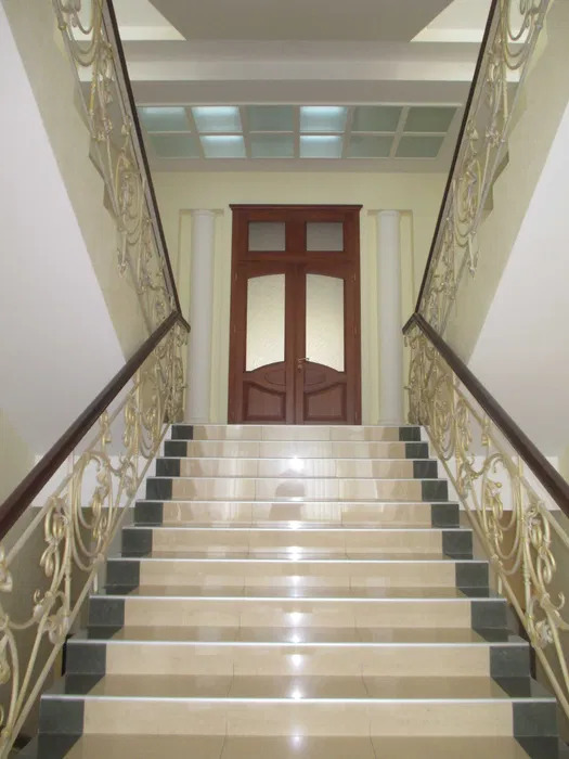 Оренда будинку 957 м², Редутна вул.