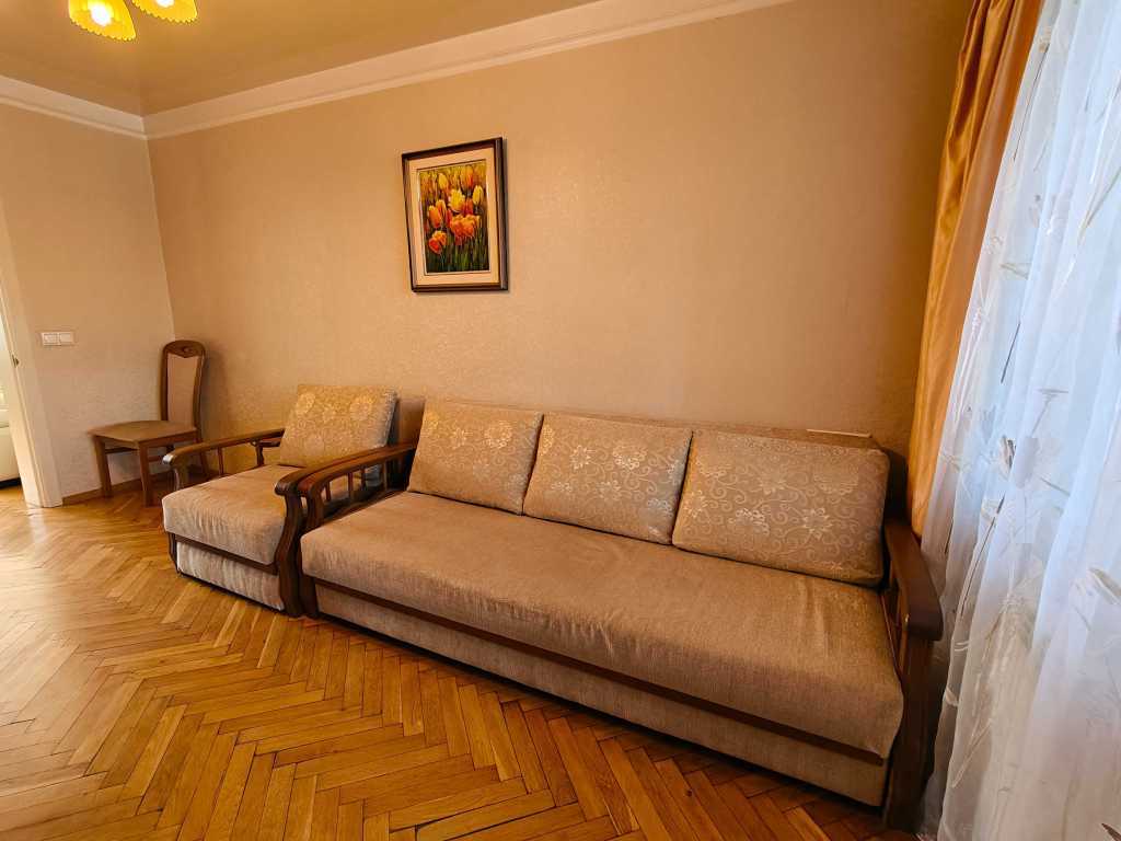 Оренда 3-кімнатної квартири 65 м², Братиславська вул., 4