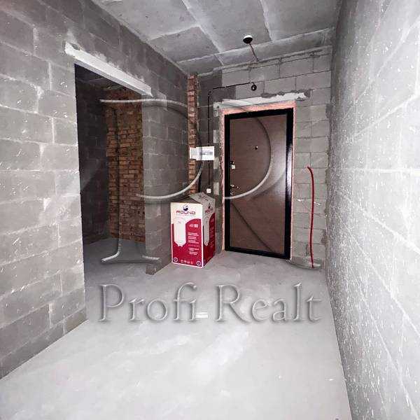 Продаж 2-кімнатної квартири 87 м², Салютна вул., 2