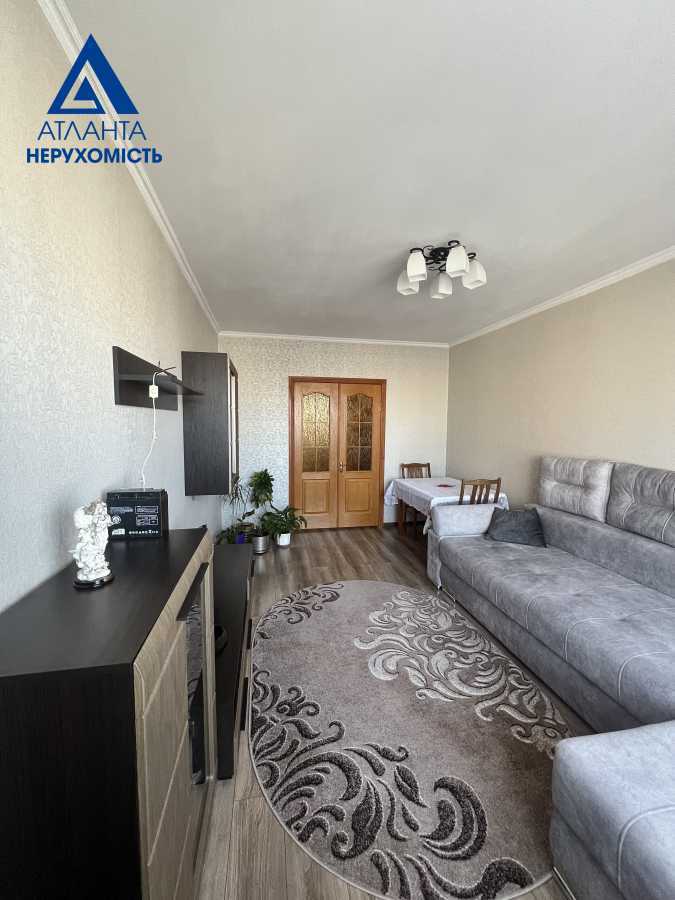 Продажа 3-комнатной квартиры 70.5 м², Соборности просп., 34