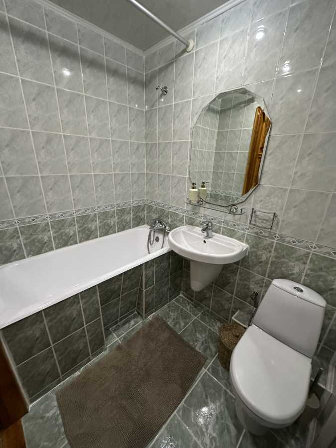 Продаж 3-кімнатної квартири 63 м², Мандриківська вул., 136