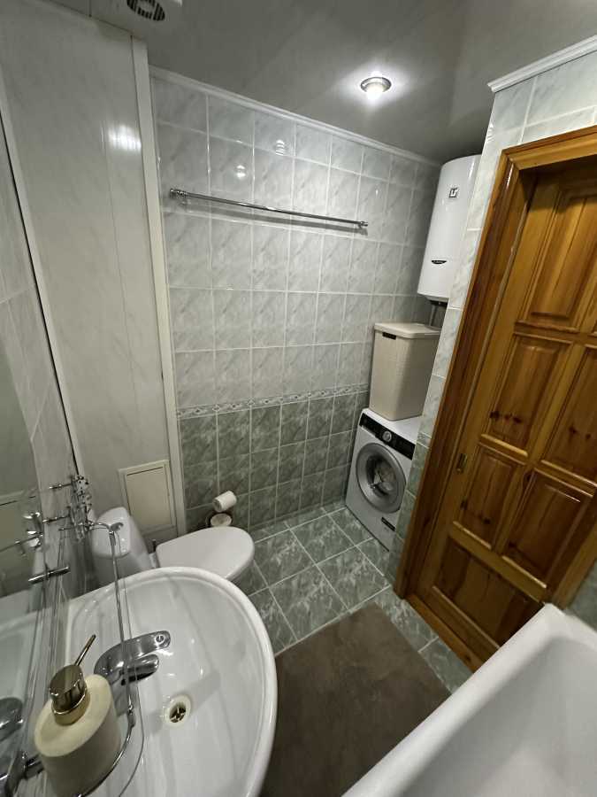 Продаж 3-кімнатної квартири 63 м², Мандриківська вул., 136