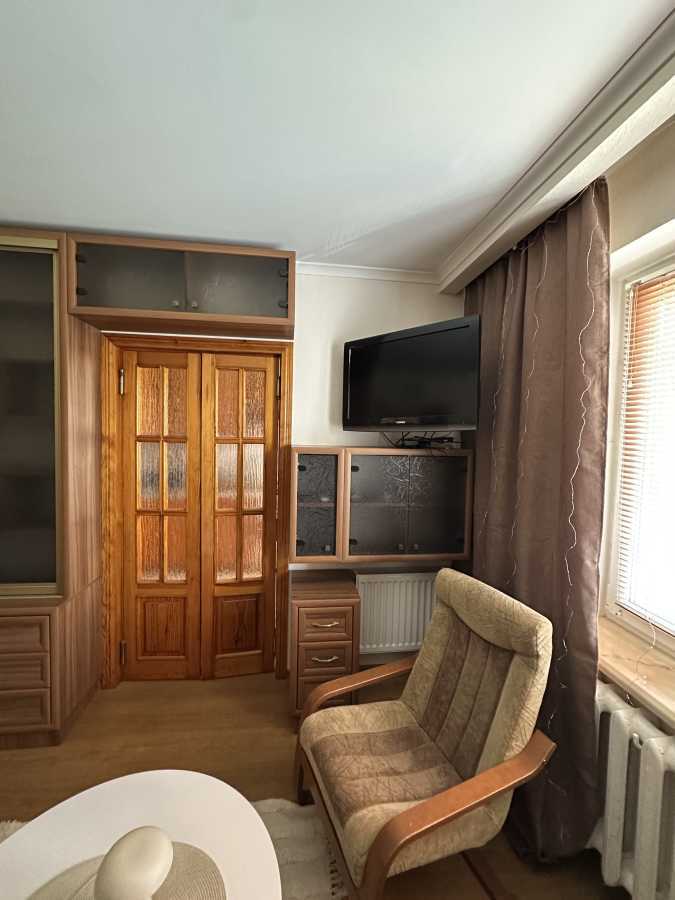 Продаж 3-кімнатної квартири 63 м², Мандриківська вул., 136