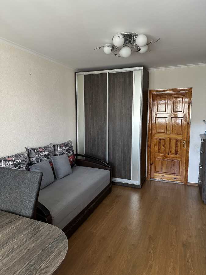 Продаж 3-кімнатної квартири 63 м², Мандриківська вул., 136