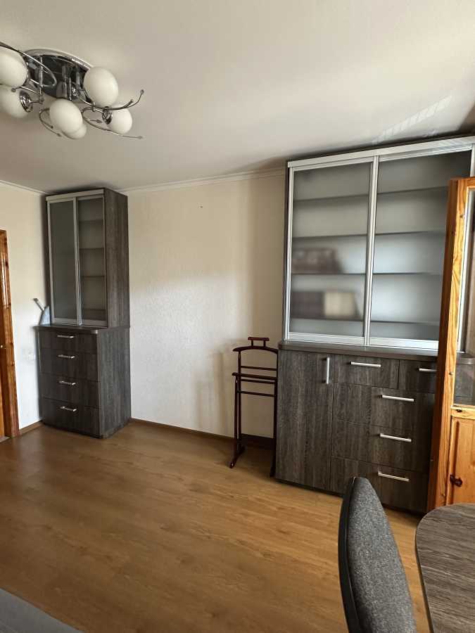 Продаж 3-кімнатної квартири 63 м², Мандриківська вул., 136