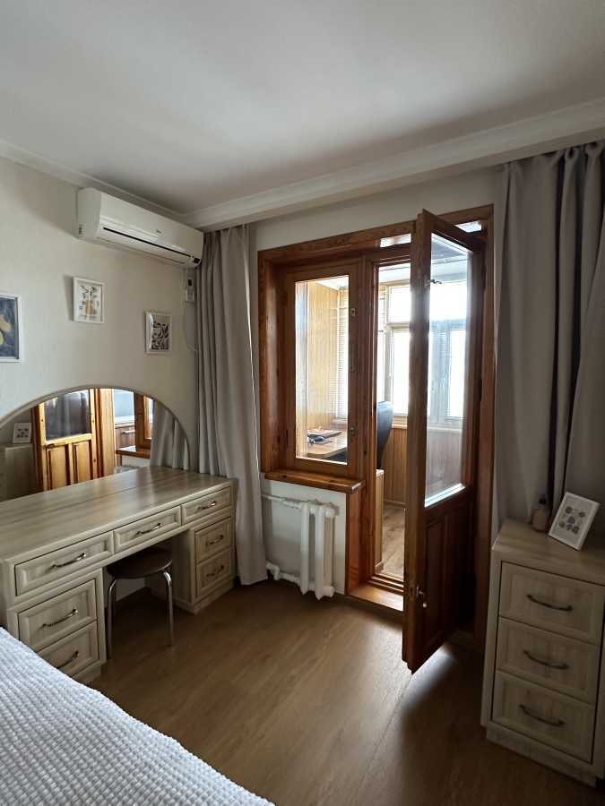 Продаж 3-кімнатної квартири 63 м², Мандриківська вул., 136