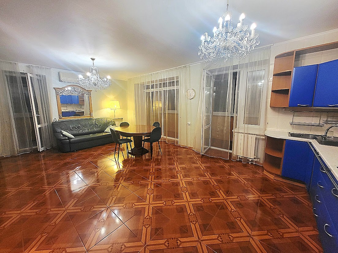 Аренда 3-комнатной квартиры 127 м², Андрея Аболмасова ул., 5