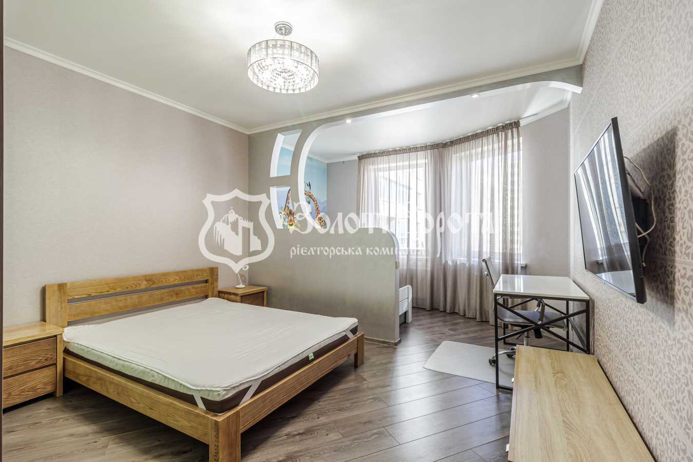 Продаж 1-кімнатної квартири 49 м², Олевська вул., 5