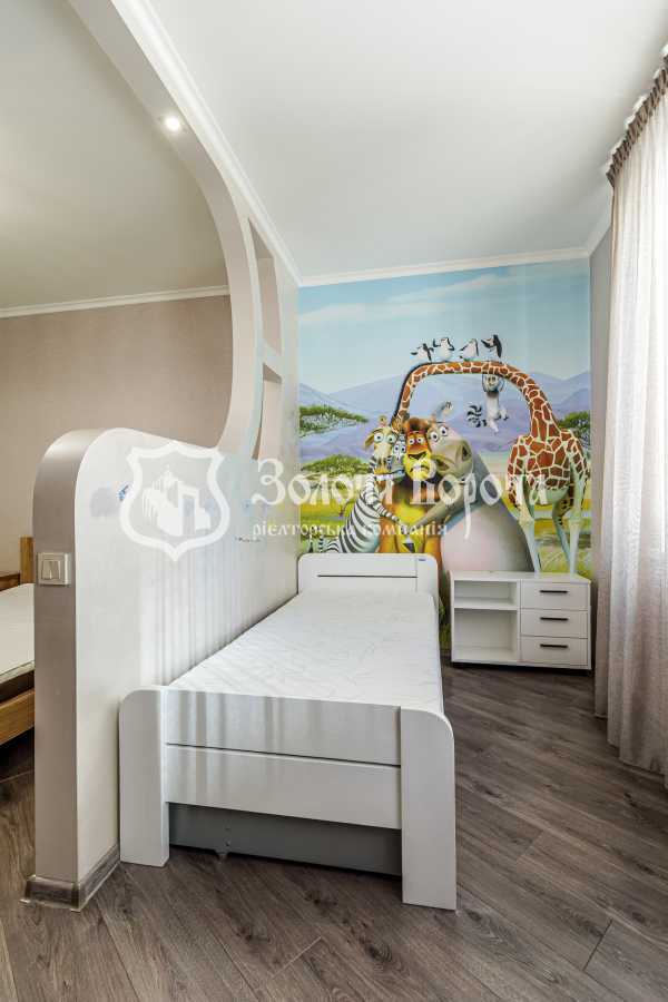 Продаж 1-кімнатної квартири 49 м², Олевська вул., 5