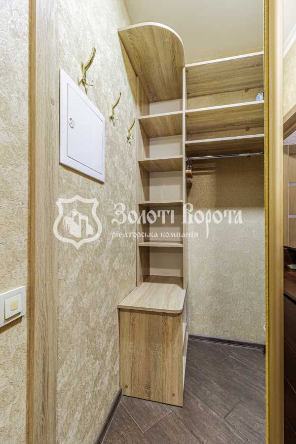 Продаж 1-кімнатної квартири 49 м², Олевська вул., 5