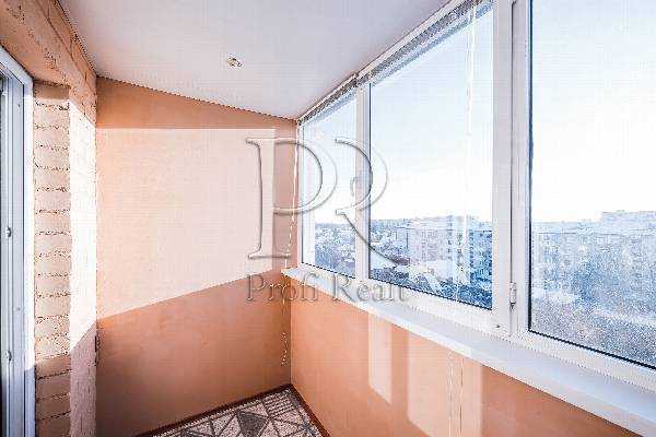 Продаж 3-кімнатної квартири 73 м², Героїв УПА вул., 7А