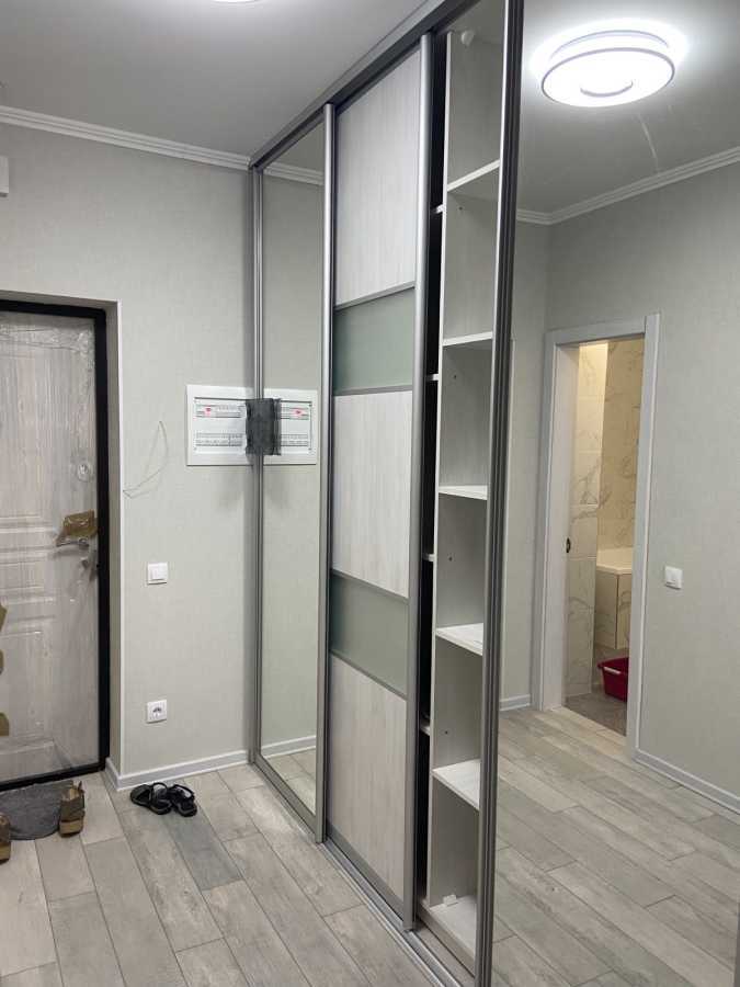 Продаж 1-кімнатної квартири 49 м², Краківська вул., 27