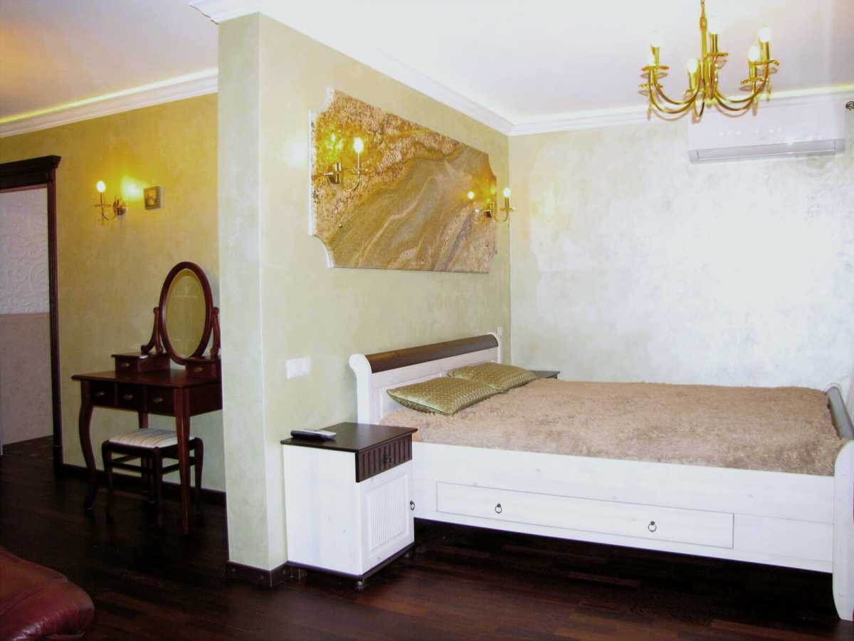 Продаж 4-кімнатної квартири 166 м², Боголюбова вул., 16