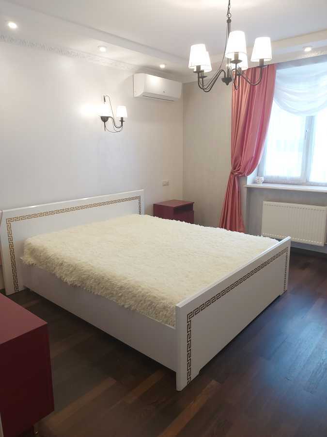 Продаж 4-кімнатної квартири 166 м², Боголюбова вул., 16