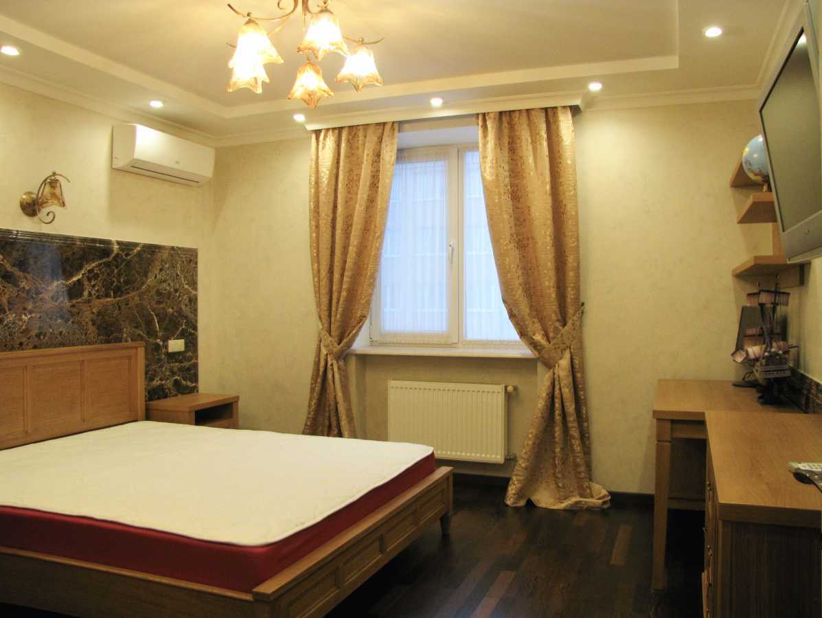 Продаж 4-кімнатної квартири 166 м², Боголюбова вул., 16