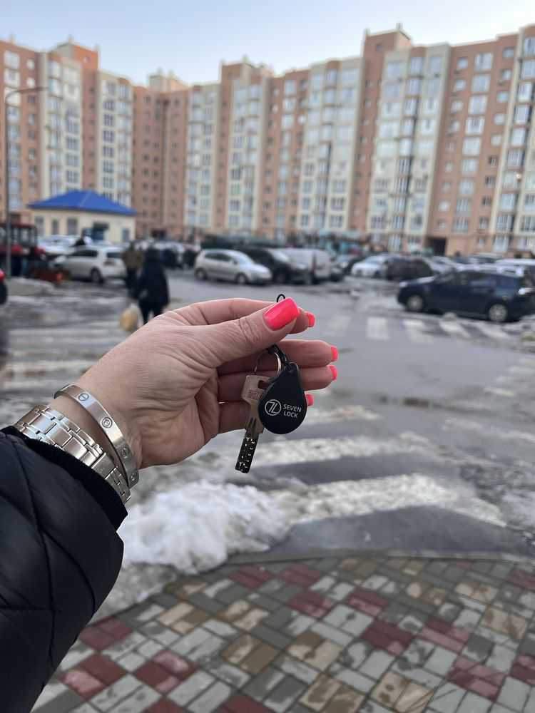 Продаж 2-кімнатної квартири 61 м², Героїв Небесної Сотні просп., 26/14